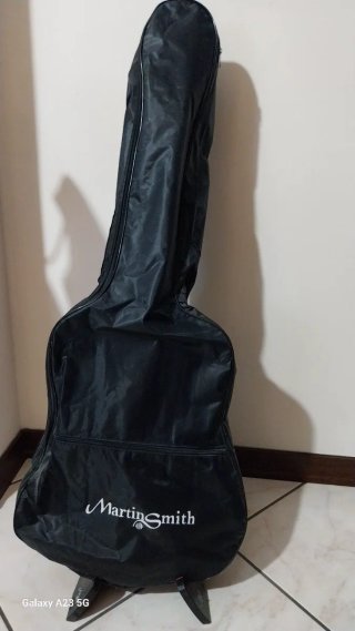 Chitarra acustica  Smith ancora con pellicola