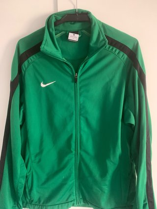 Chaqueta deportiva Nike verde