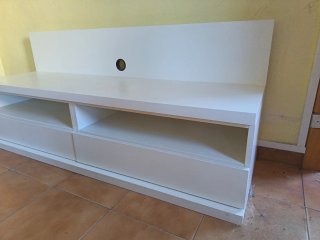 Mesa TV comedor blanca