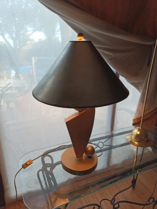 Precio negociable ,Lámpara de mesa estilo Brutalis