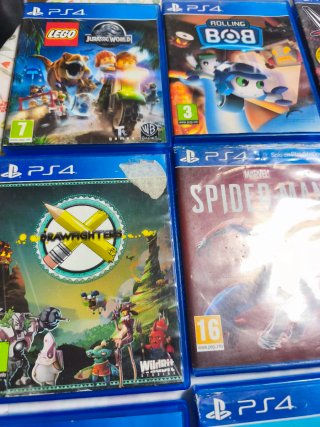 Lote Juegos PS4: Spider-Man, FIFA 19, FIFA 22