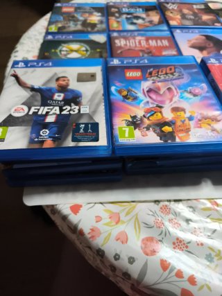 Lote Juegos PS4: Spider-Man, FIFA 19, FIFA 22