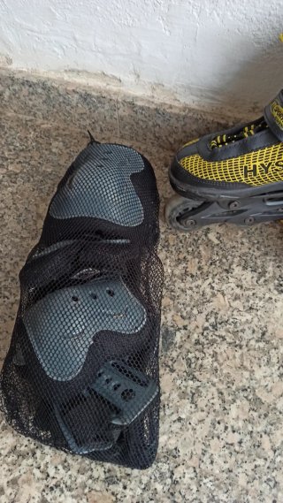 2 pares de Patines Hyports Junior Negros y Amarill