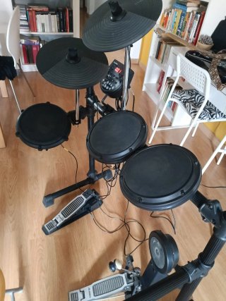 Batería Electrónica Alesis Básica (una ganga!!!)