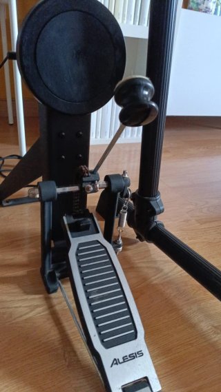 Batería Electrónica Alesis Básica (una ganga!!!)