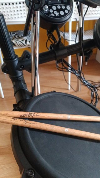 Batería Electrónica Alesis Básica (una ganga!!!)