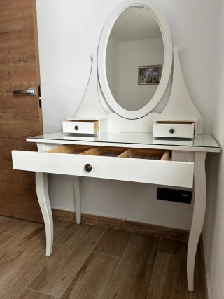 Tocador Ikea Blanco con Espejo Ovalado
