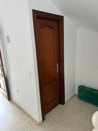Puerta de madera interior