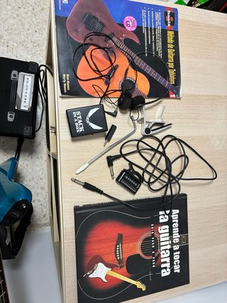 Guitarra Eléctrica Caliber Azul + Amplificador