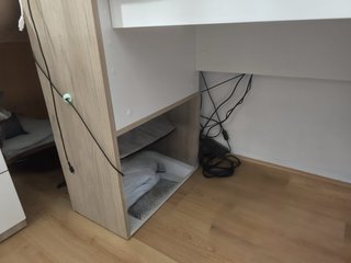Mesa escritorio madera y blanco con cajón