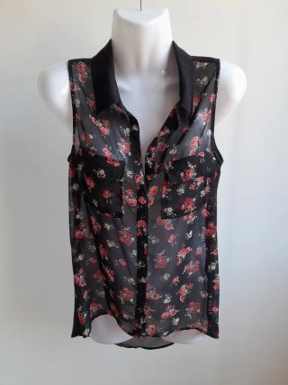 Camisa sin mangas floral negra y roja
