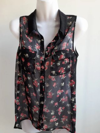 Camisa sin mangas floral negra y roja