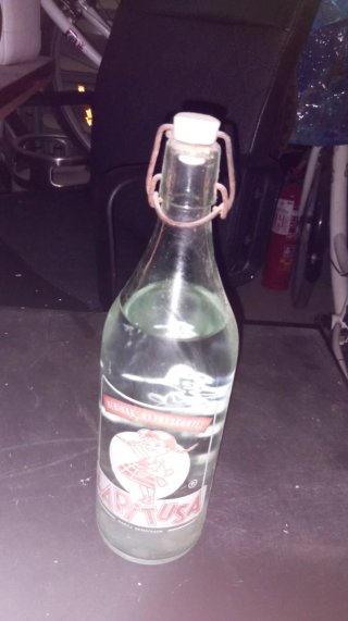 Botella antigua Lapituza con cierre