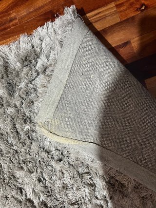 Alfombra gris