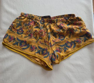 Pantalón corto estampado Zara