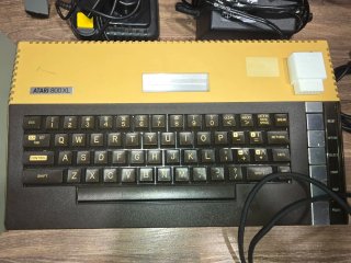 Ordenador Atari 800XL con extras