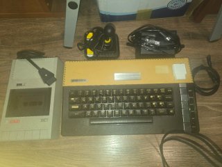 Ordenador Atari 800XL con extras