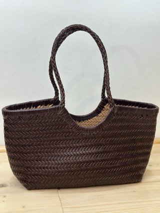 Bolso de piel trenzado marrón oscuro