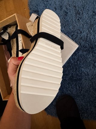 Alpargatas Suyute Beige y Negras