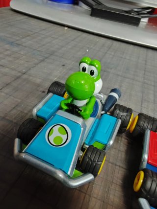 Coche Scalextric Mario Kart - Mario y Yoshi