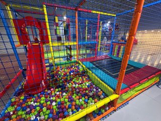 Parque de bolas infantil homologado