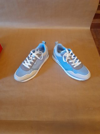 Zapatillas Xti Urban Brand, talla 41 de mujer.