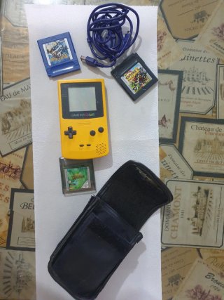 Nintendo Game Boy Color Amarillo