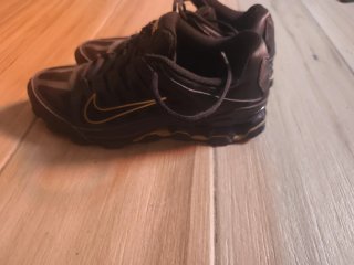 Zapatillas Nike Reax Negras y Doradas