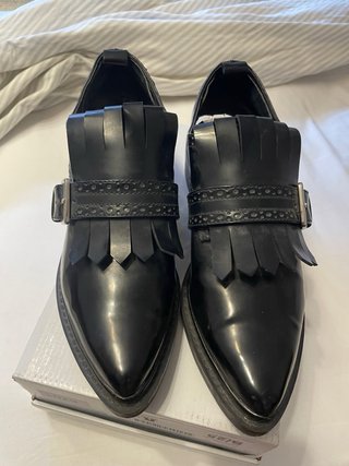 Mocasines Zara Negros con Flecos y Hebilla