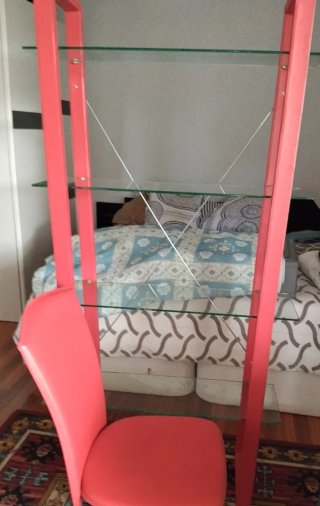 Estantería Moderna Roja Cristal - Metal y silla