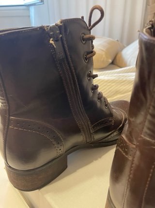 Botines marrones con cordones
