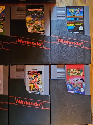 Nintendo NES con Caja y Juegos