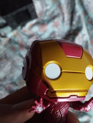 Funko Pop! Avengers Iron Man Die-Cast 02
