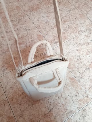 Bolso Stradivarius Beige Acolchado