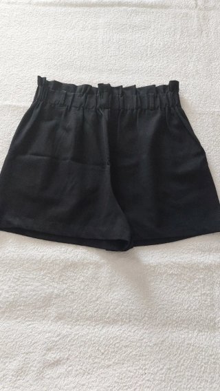 Conjunto camiseta lunares y shorts negros
