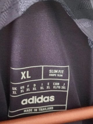 Camiseta Adidas Real Madrid coleccionista.Talla XL
