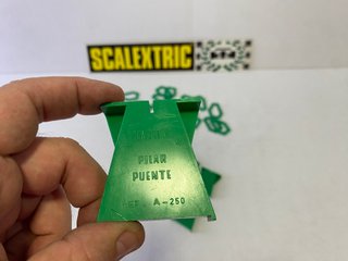 Scalextric Exin: 21 Placas Peraltes y 4 Soportes