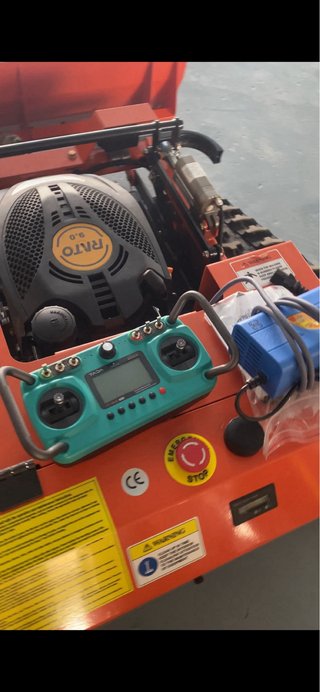 Cortacésped teledirigido motor combustión