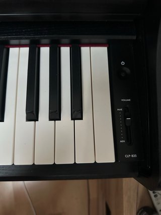 Piano Digital Yamaha Clavinova CLP-835B Negro Mate