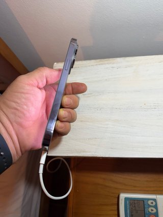 iPhone 14 Pro Max Morado