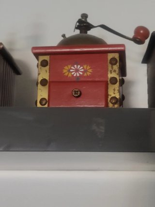 Molinillo de café antiguo de madera