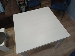 Mesa y 4 sillas comedor