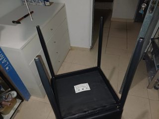 Mesa y 4 sillas comedor