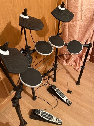 Batería Electrónica Alesis Debut Kit