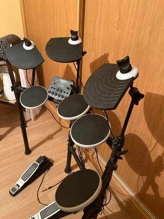 Batería Electrónica Alesis Debut Kit