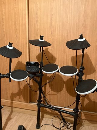 Batería Electrónica Alesis Debut Kit