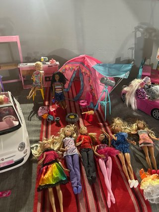 Lote Barbie: Casa, Camper, Coches y Muñecas