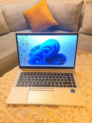 HP EliteBook 840 G8 Plata