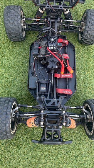 Losi DBXL Brutal RC Buggy