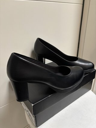 Zapatos de salón de piel negros